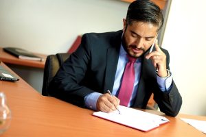 Comment gérer un recouvrement amiable à l'international avec un avocat ?