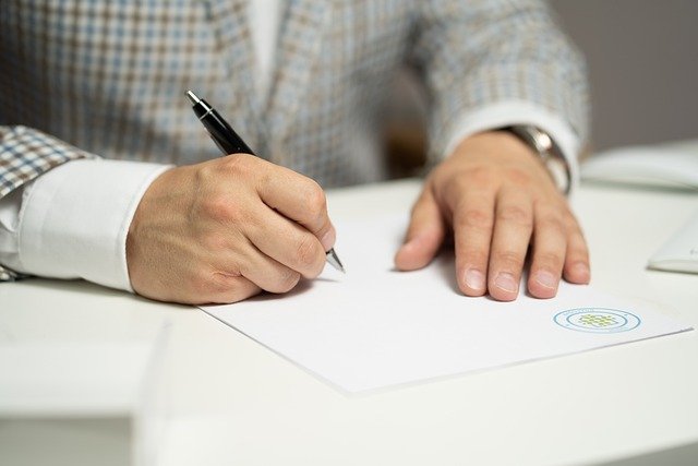 Rédiger un contrat commercial