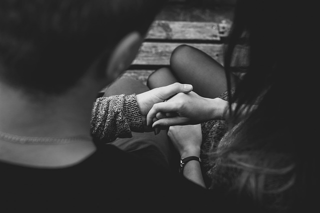 Lorsqu'un couple souhaite se séparer mais connaît des difficultés, il est nécessaire de consulter un avocat exerçant en droit de la famille pour obtenir des conseils et éventuellement envisager une procédure judiciaire devant le juge aux affaires familiales