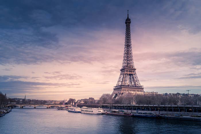 La procédure de recouvrement de créances à Paris implique deux phases : la phase amiable et la phase judiciaire. L'intervention d'un avocat est vivement conseillée pour assurer et garantir le bon recouvrement d'une créance.