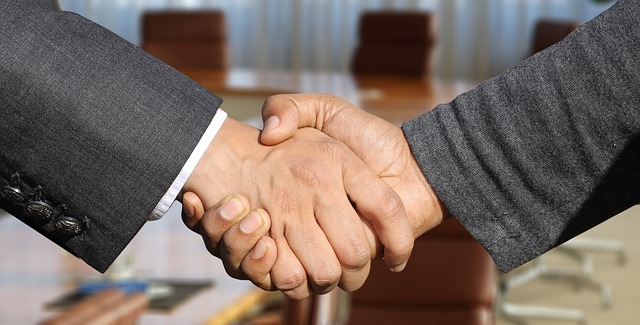 Les avantages de l'arbitrage commercial pour résoudre les conflits