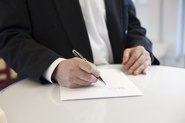 Les avantages de faire rédiger un contrat de partenariat international par un avocat