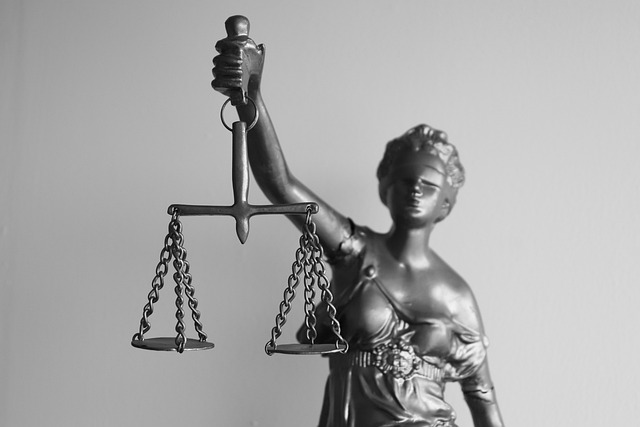 Comment un avocat accompagne une entreprise lors d'une procédure judiciaire ?