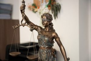 Assistante juridique complète – EMS Avocats
