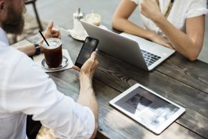 Comment gérer les litiges entre associés sans altérer la relation professionnelle ?